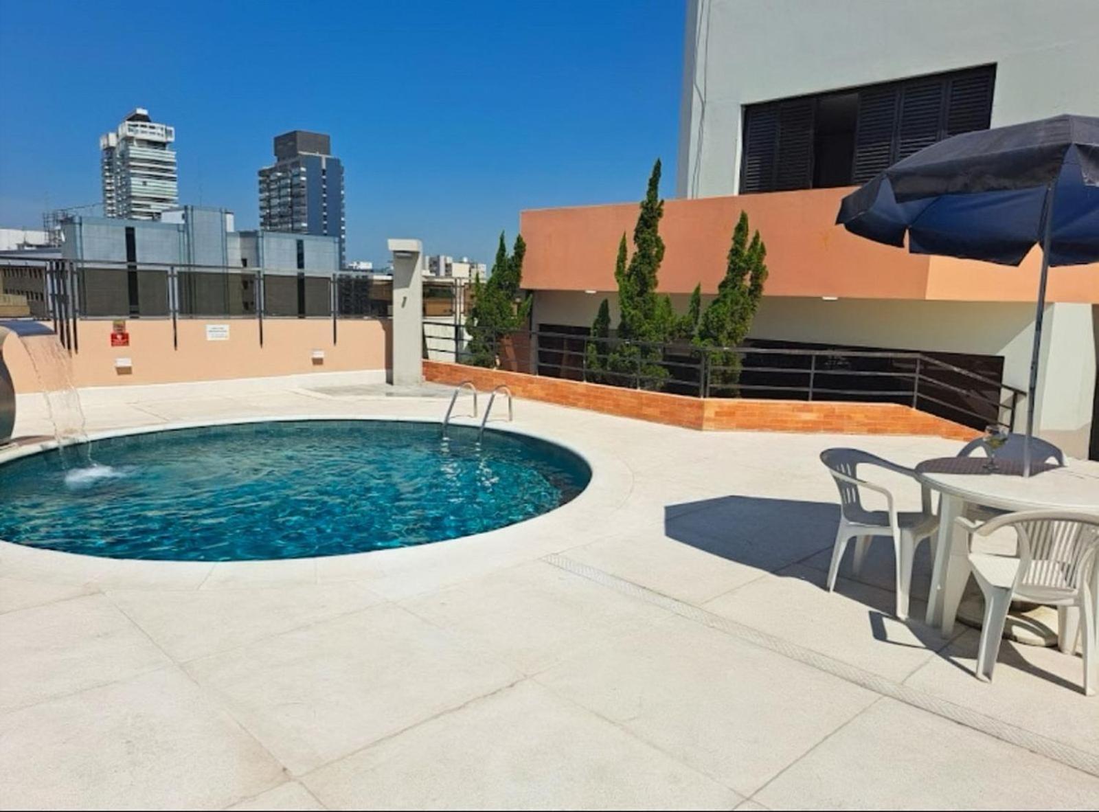 Flat No Hotel Cosmopolitan Com Estacionamento Gratis E Piscina Santos Kültér fotó